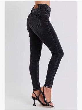 Judy Blue Black Skinny Jean
